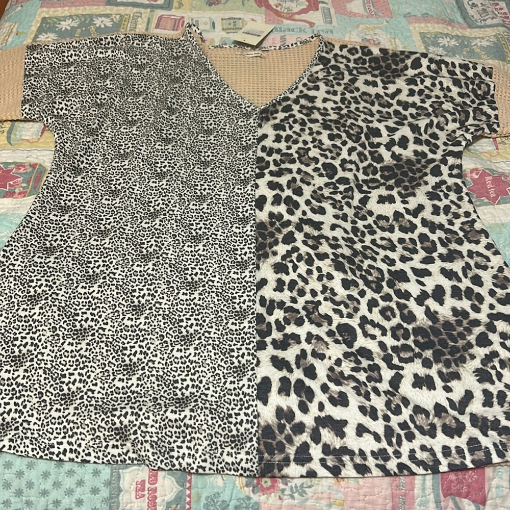 Tub 9 NWT Southern Stitch different cheetah prints. Back is waffle material.